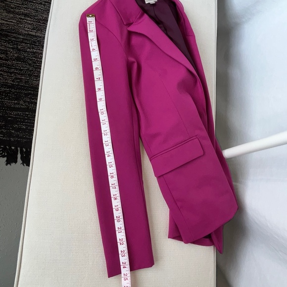 Twik (XS) dark pink tailored blazer with burgundy lining, EUC, by Simons. - Picture 13 of 16